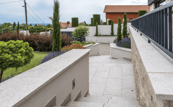 Egyedi fedlap méretek előnyei: mikor lehet érdemes a szabványtól eltérni?